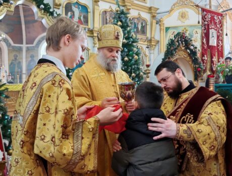 Божественную Литургию совершил епископ Валуйский и Алексеевский Савва
